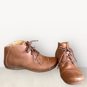 B.O.C. Sabelle Ankle Lace-Up Shoes 6.5